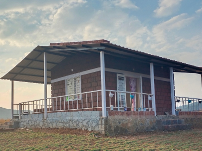 MadhuRaj Farmhouse Logo