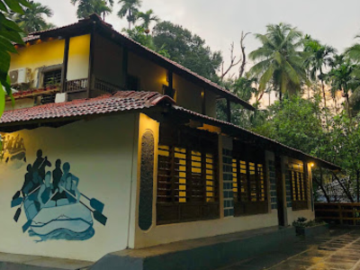 The Oldbrook  Pool view Junglestay Logo